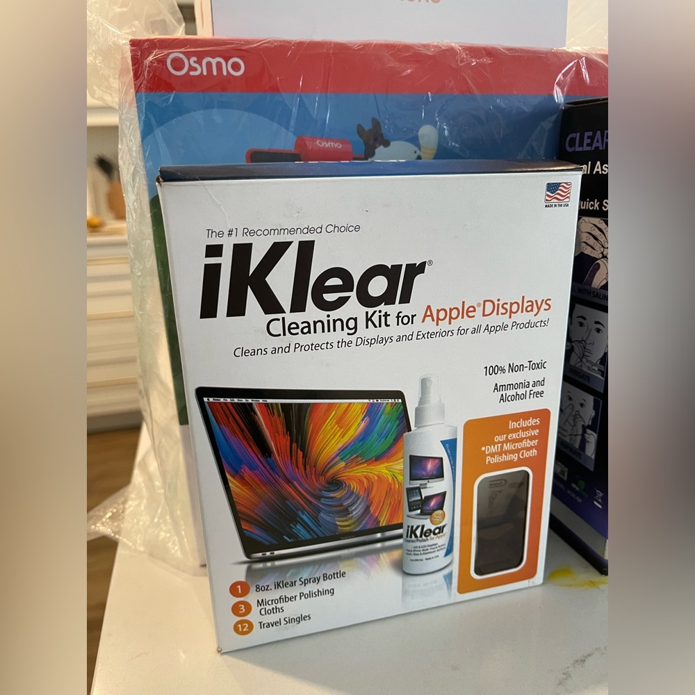 Computer screen cleaning kit sealed in box